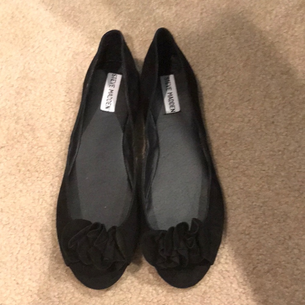 Steve Madden black ruffle flats